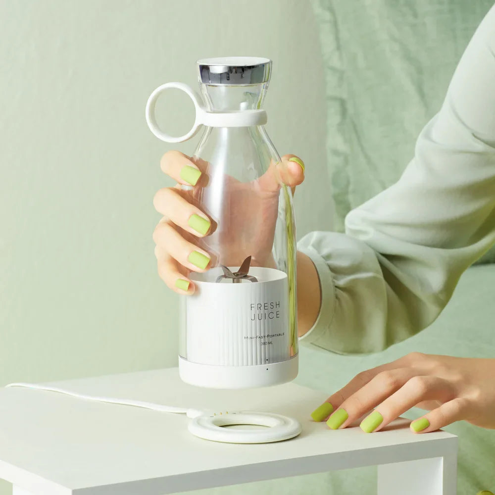 Small portable juicer